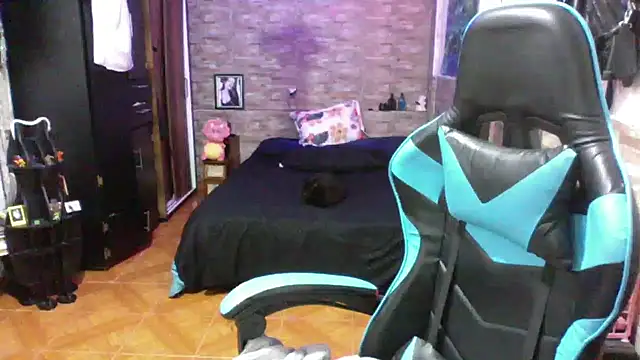 AngelaQueen_ Adlı Modelin Canlı XXX Sohbeti