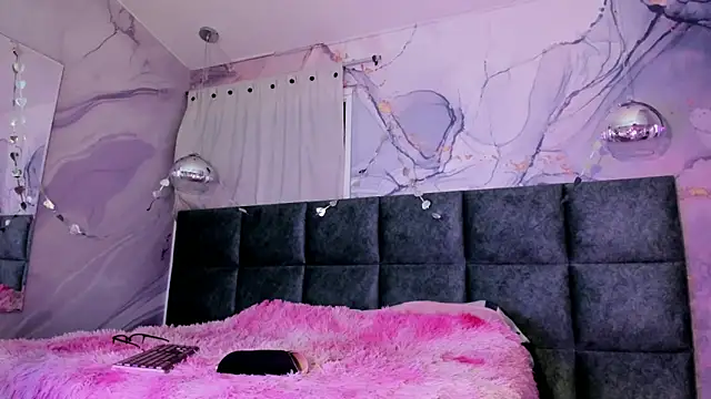 AntonellaRossi 即時 XXX 聊天