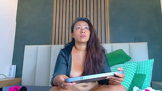 Chat +18 de SeleneGibson__ ao vivo