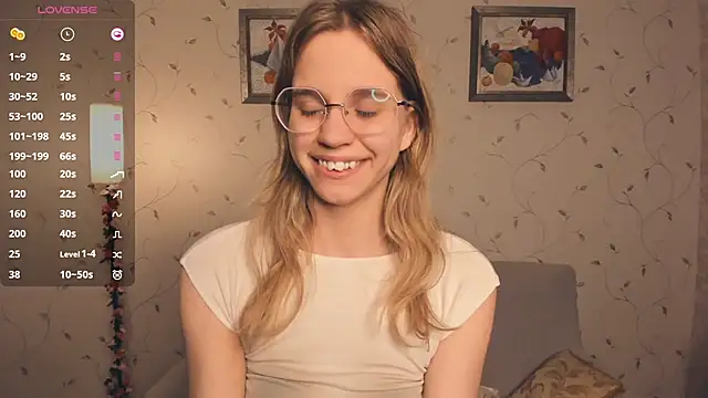 JoanBaggott live XXX chat