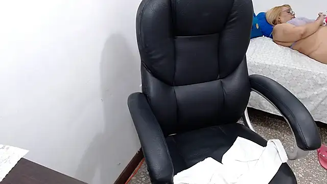 emiliaa_hot 在線直播表演