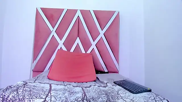 emilysejmet Chat XXX in diretta