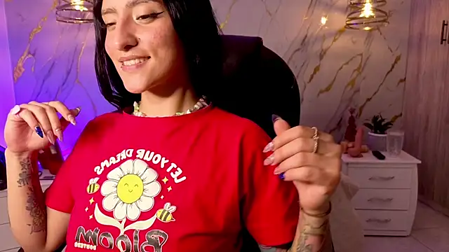 Scaarlettfox Adlı Modelin Canlı XXX Sohbeti