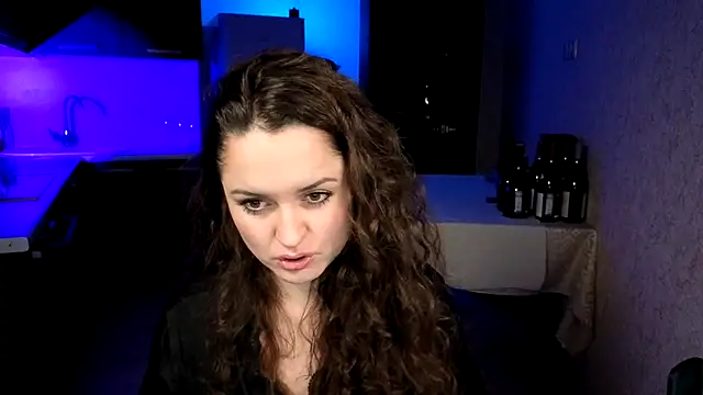 XXX chat uživo modela Cerann1