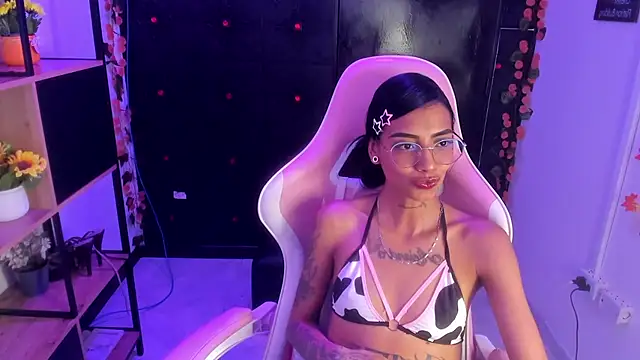 KarlaSlutSkinny__のライブXXXチャット