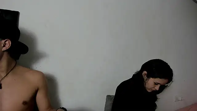 Laura_and_Kevin Show Webcam