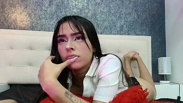 Cloeandtyfanny 即時 XXX 聊天