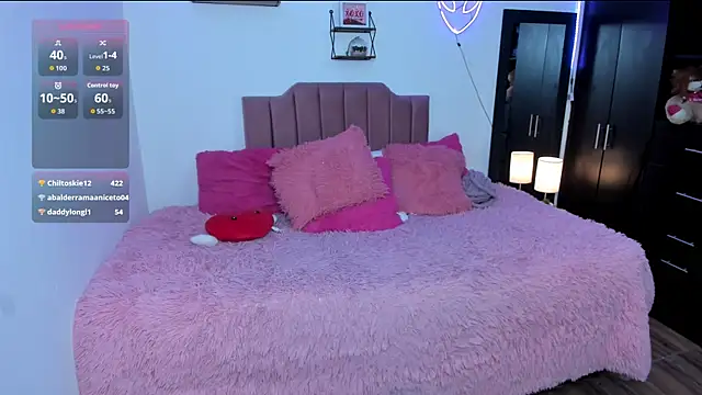 XXX chat uživo modela Nina_curves