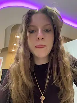 YourSweetArya Show in webcam