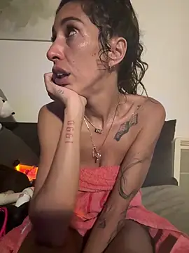 Chatroom XXX en direct de Amani_thewolf