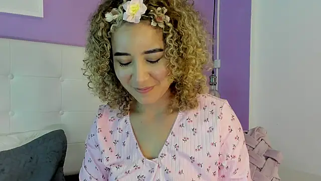 Charlotte11-11's Live XXX Chat