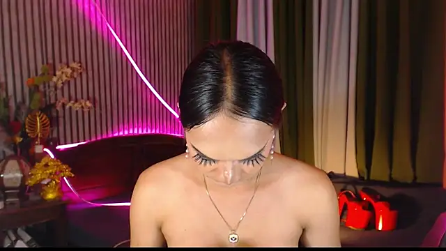 Chat +18 de Unforgettablejulia ao vivo