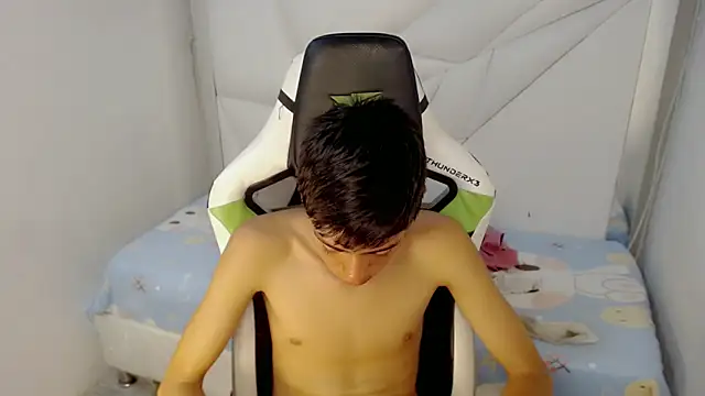 Liarr_ élő XXX-chatje