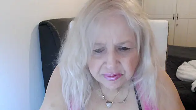 دردشة SusiLifeXXX الجنسية المباشرة