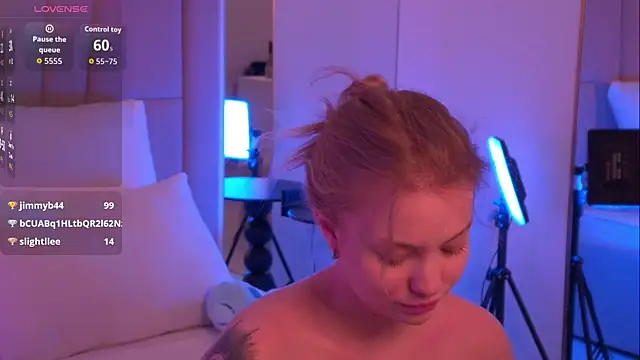 แชท XXX สดของ MollyHilton