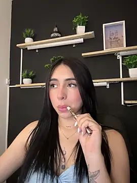 isabella_jade Adlı Modelin Web Kamerası Şovu