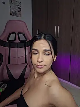 Pertunjukan Kamera Web heyshaa