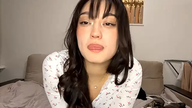 XXX chat uživo modela SweetSakuraJane