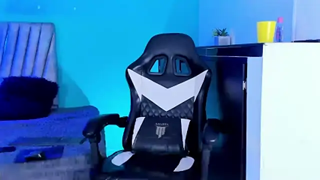 NicolasTorrez Adlı Modelin Canlı XXX Sohbeti