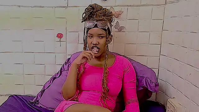 Chat +18 de EroticSexyPrada ao vivo