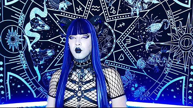 naomi_satan Show in webcam