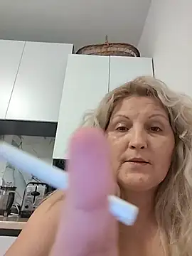 Divineblond 即時 XXX 聊天