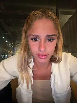 XXX chat uživo modela SophieVJ