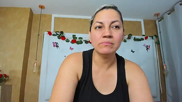 Heidy_milf live XXX chat