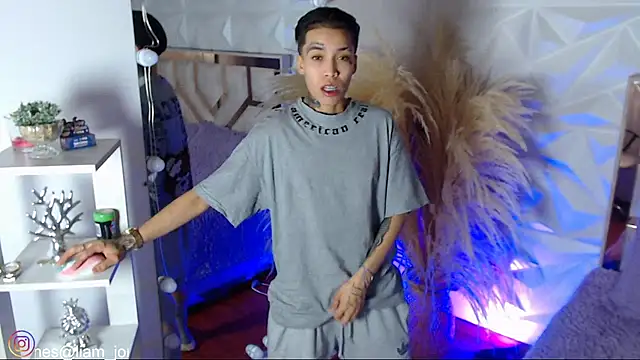 XXX chat uživo modela Jonesliam23