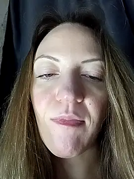 KattyLuuuのライブXXXチャット