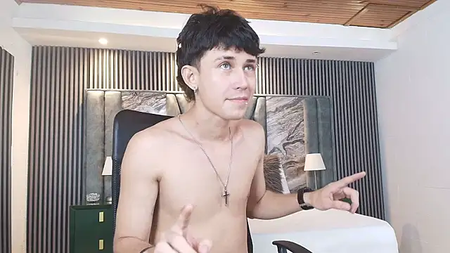 Michael_blue Chat XXX in diretta