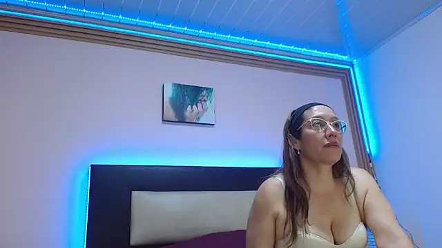 kaylaMinov_のライブXXXチャット