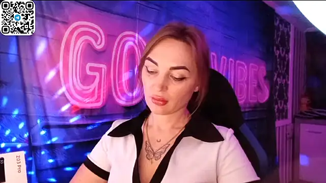 Vellora_ – Kamerová šou