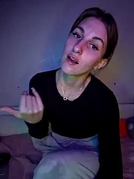 Chat +18 de carolinakis_ ao vivo