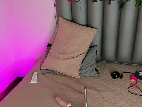 Miaa-Foxx's Webcam Show