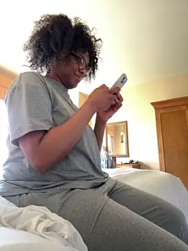 Chat +18 de CandyLuxxxx ao vivo