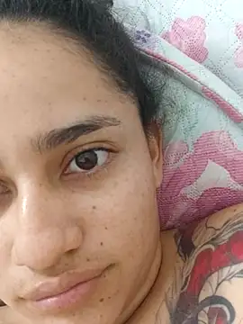 girl_tits élő XXX-chatje