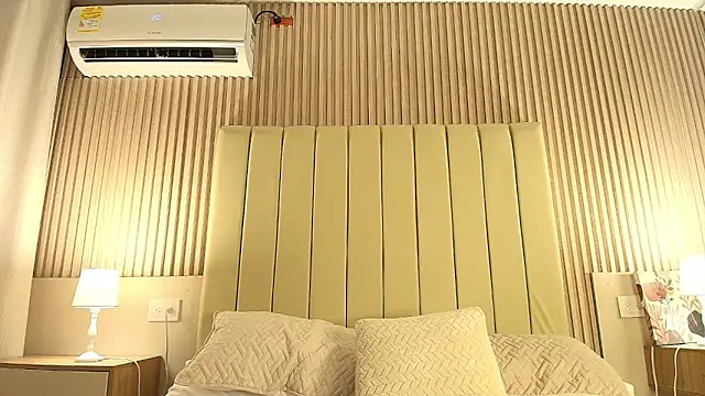 alessia_moon1のウェブカメラショー