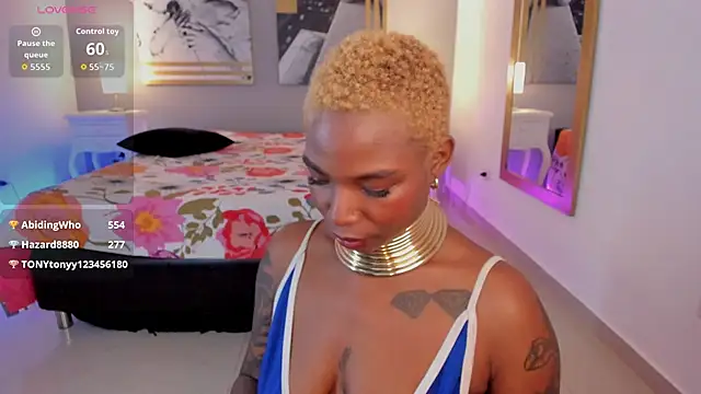 XXX chat uživo modela KenyaMystic