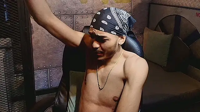 MarcusRain_ Adlı Modelin Canlı XXX Sohbeti