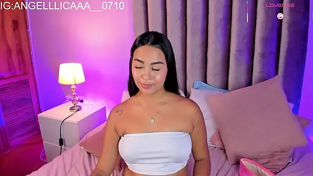 Chat XXX Live Little_Angelica18