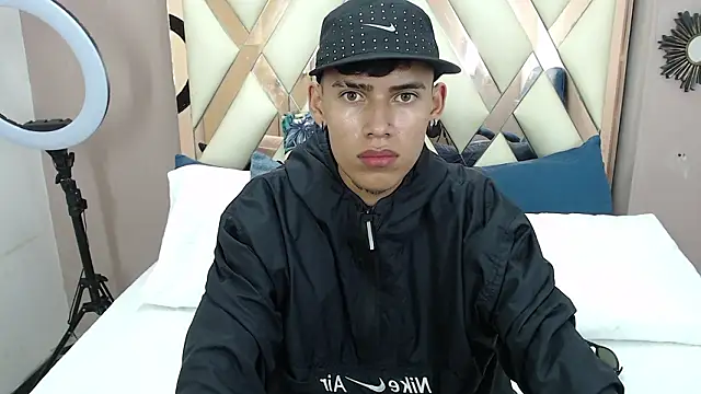 Astaroth_Grigori Adlı Modelin Canlı XXX Sohbeti