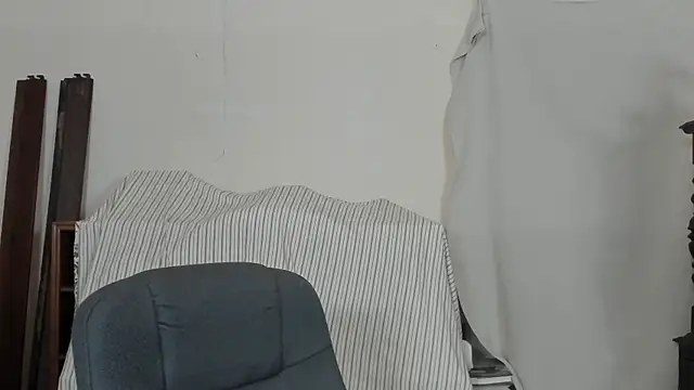 Metalstud Adlı Modelin Canlı XXX Sohbeti