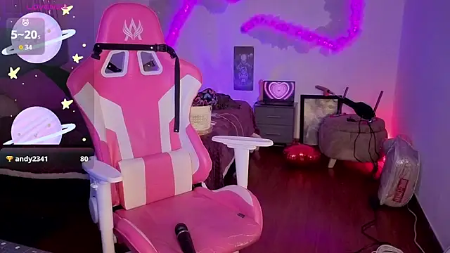 Czat XXX na żywo – larah_uwu