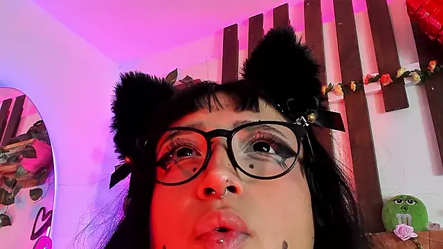 MeowMota_'s Live XXX Chat