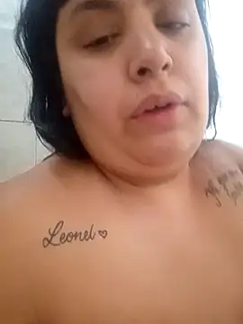 Pomelit00's Webcam Show