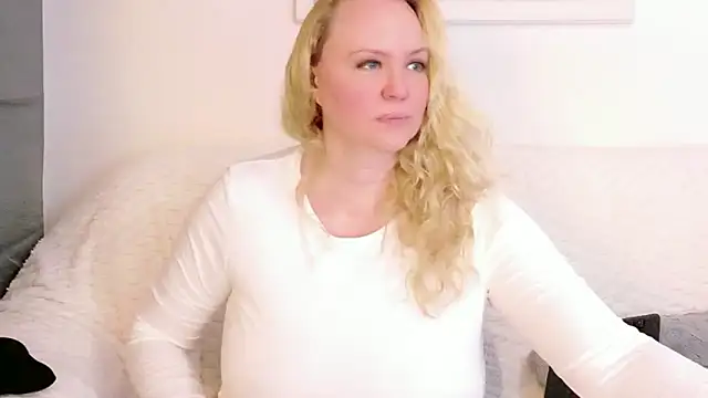 Sarah4you Adlı Modelin Canlı XXX Sohbeti