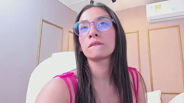 NahimiThompson Live XXX-Chat