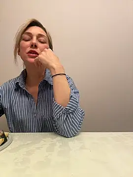 CarmenBlues_'s Live XXX Chat