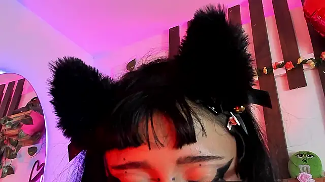 MeowMota_ Chat XXX in diretta